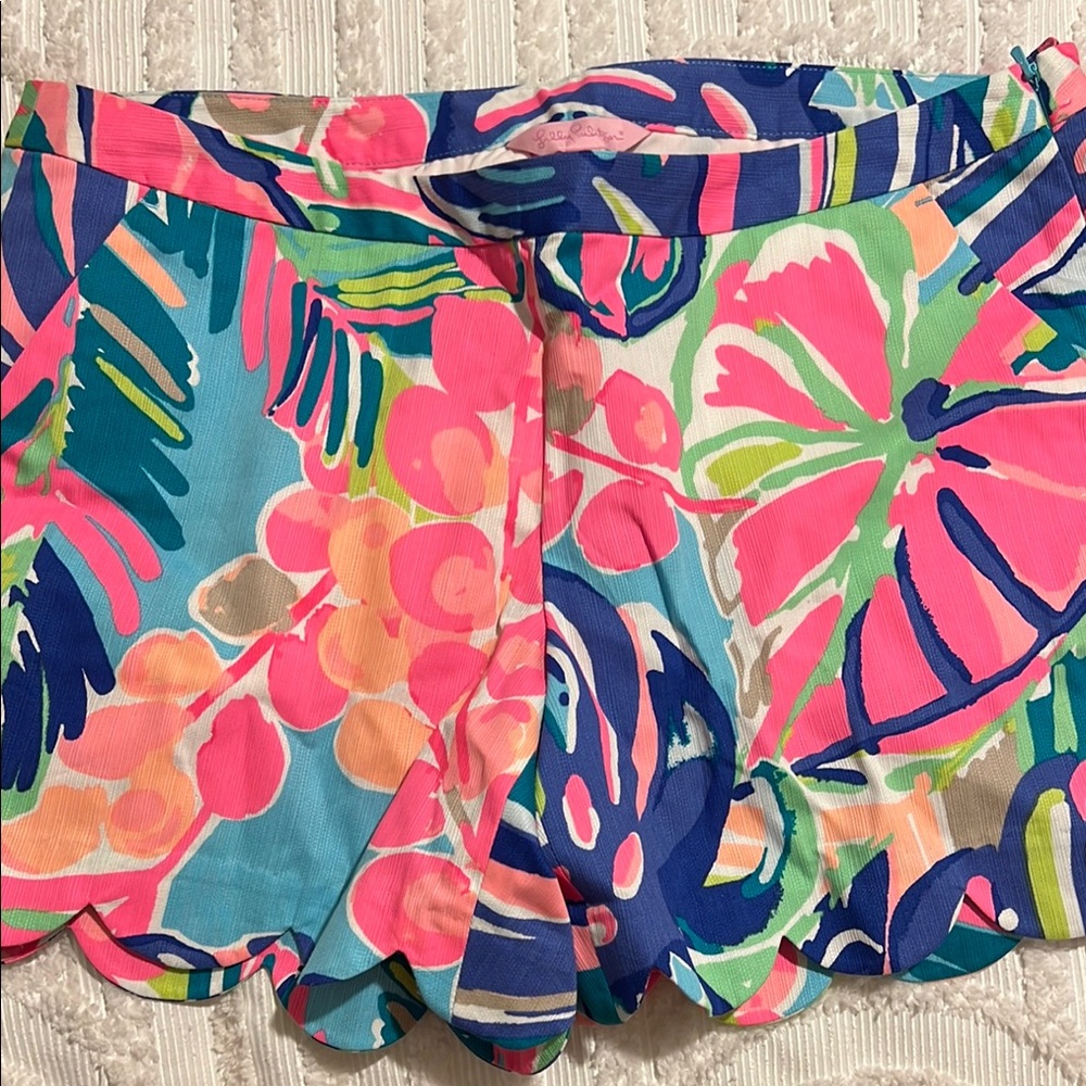 Lilly Pulitzer Vibrant Floral Scalloped Shorts